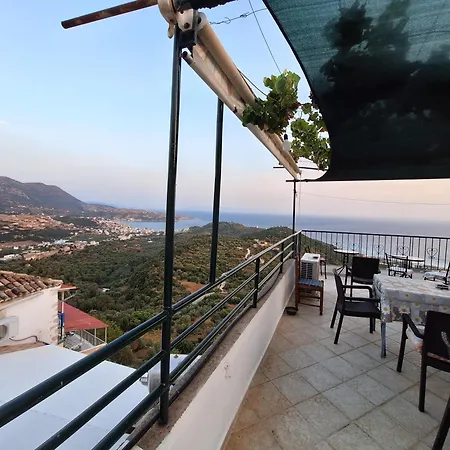 Jannis Castle بيت ضيافة هيماري