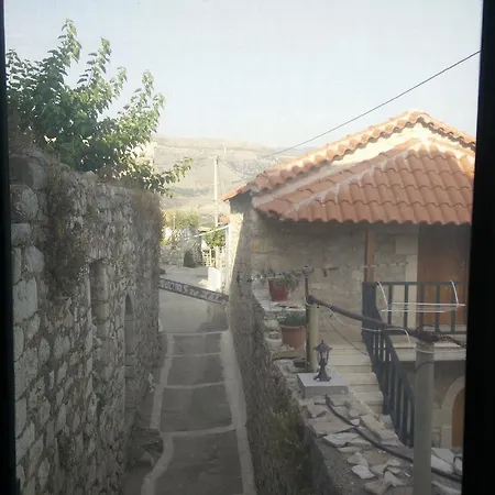 Jannis Castle بيت ضيافة