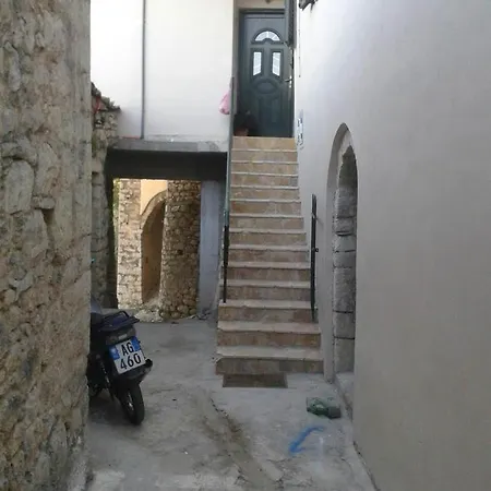 Jannis Castle