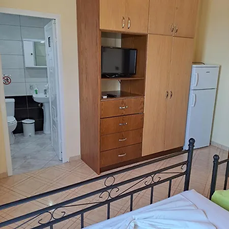 Jannis Castle Pensionat Himare