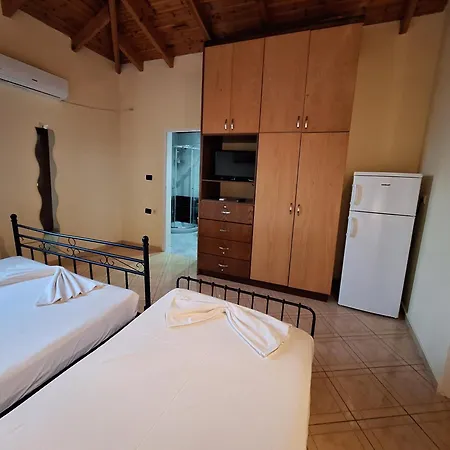 Πανσιόν Jannis Castle 4*