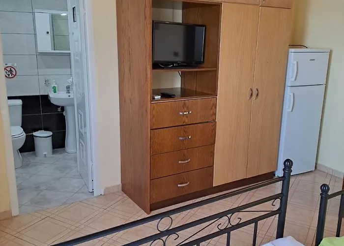 Jannis Castle Konukevi Himarë