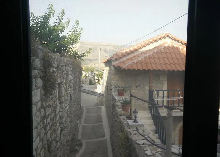 Jannis Castle Konukevi