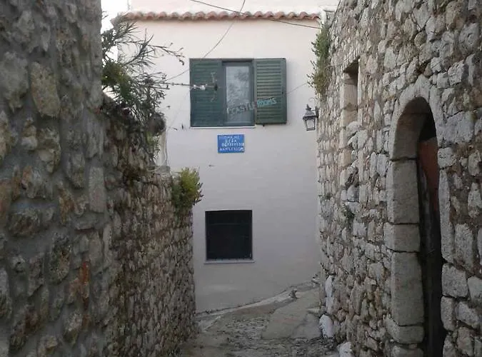 Jannis Castle Konukevi